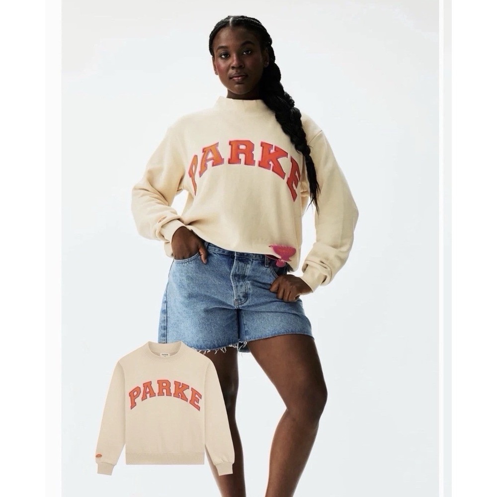 XXL Parke x Dunkin' Varsity Mockneck Latte NEW and dunkin cup